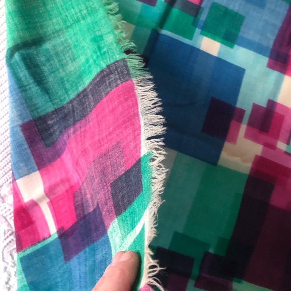 ✨As New✨Vibrant Geometric Print Square Tablecloth - Picture 6 of 7